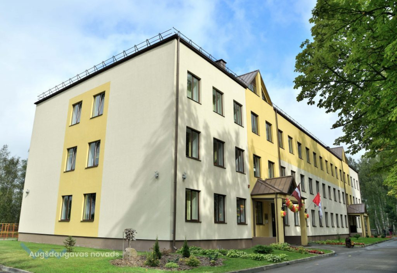 Lāču pamatskola