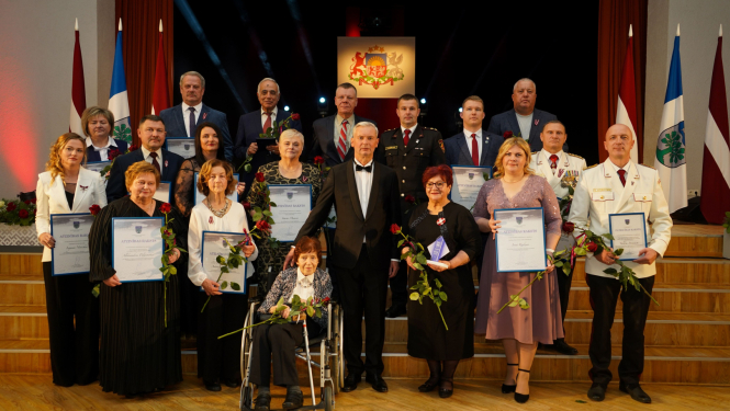 Valsts svētkos pašvaldība pasniedza apbalvojumus un pateicās saviem iedzīvotājiem