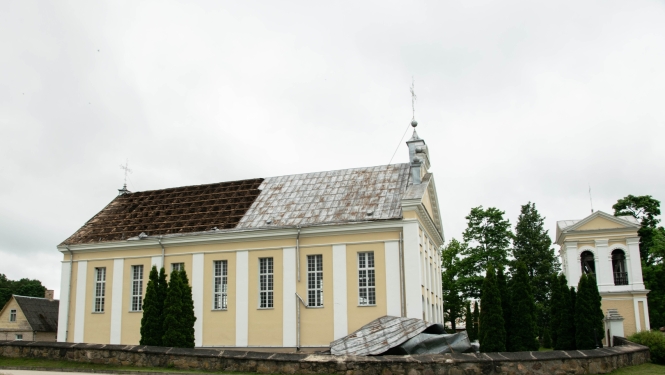 Bebrenes baznīca pēc 11. jūnija vētras