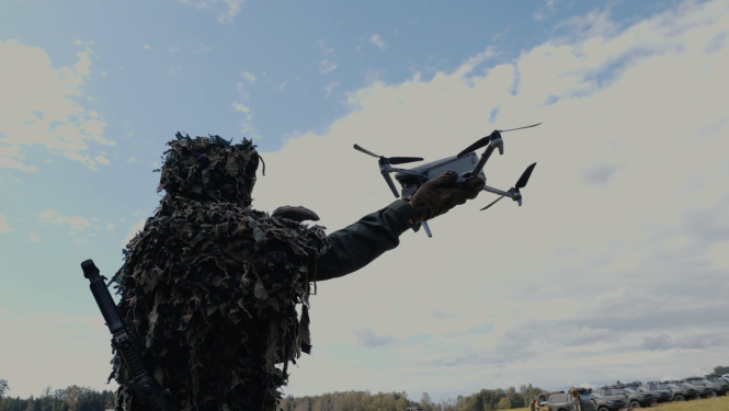Informatīvs foto par militārajām mācībām Sēlijas poligonā