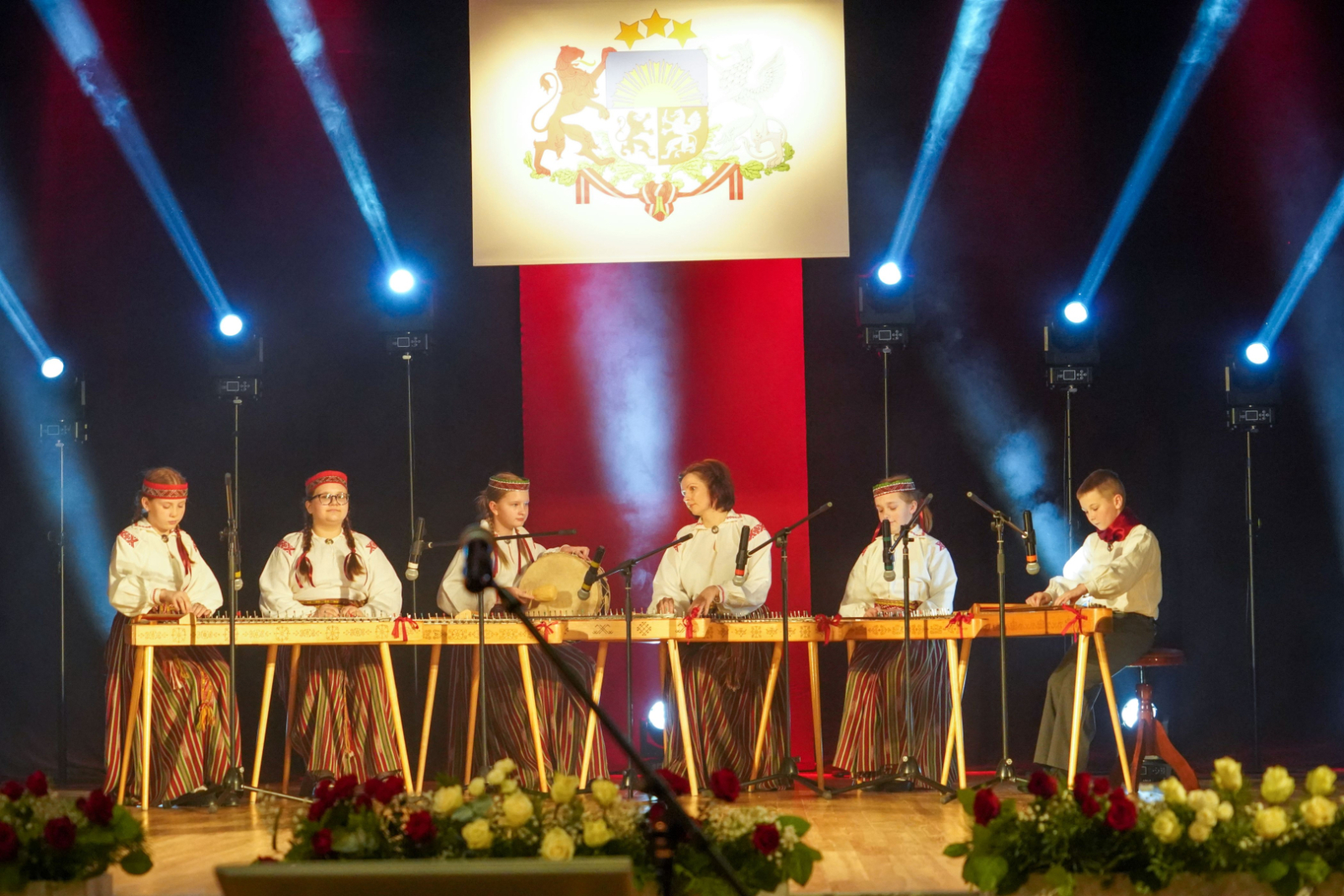 Valsts svētkos pašvaldība pasniedza apbalvojumus un pateicās saviem iedzīvotājiem