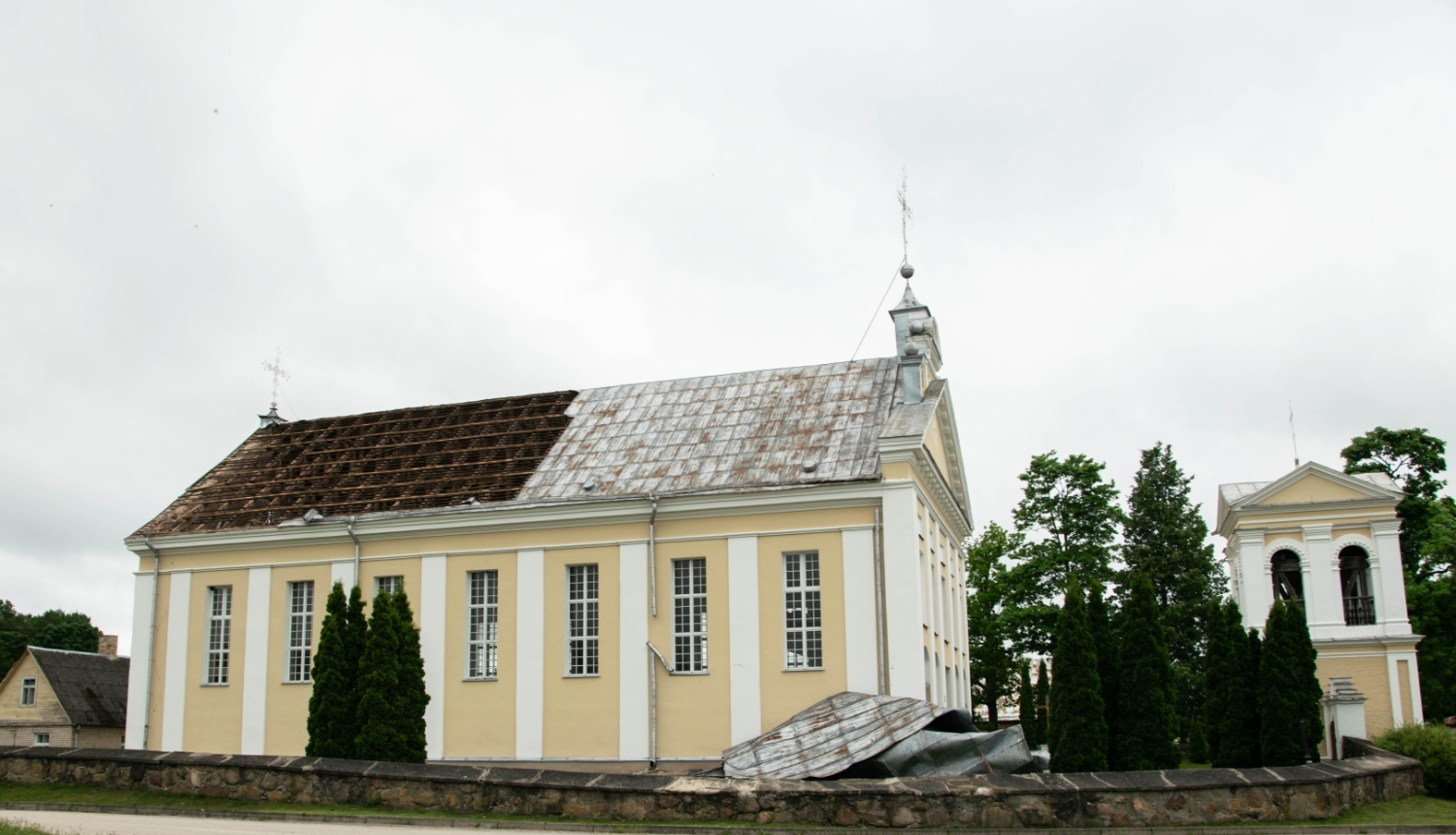 Bebrenes baznīca pēc 11. jūnija vētras