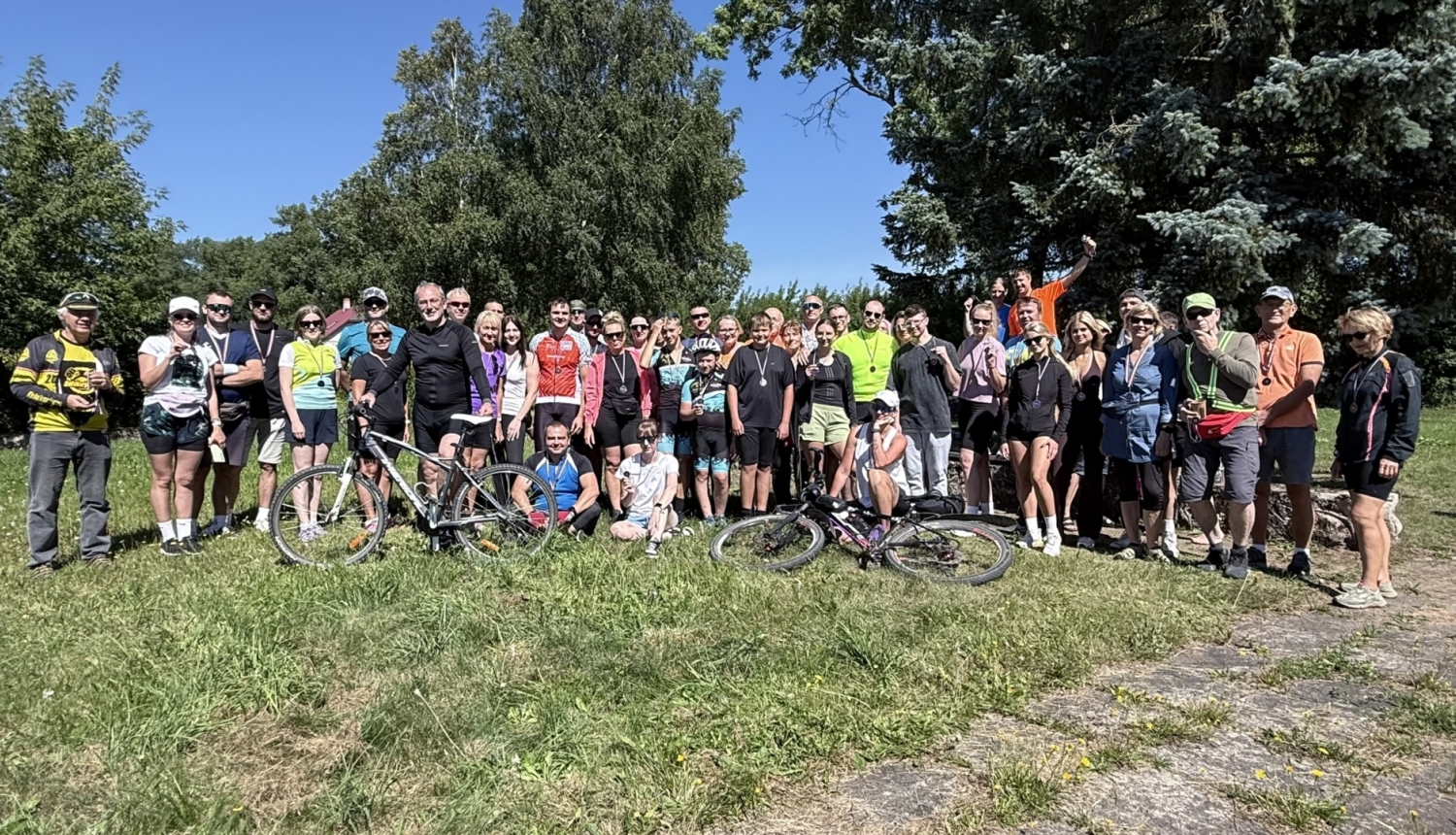 velomaršruta atklāšanas pasākuma dalībnieki