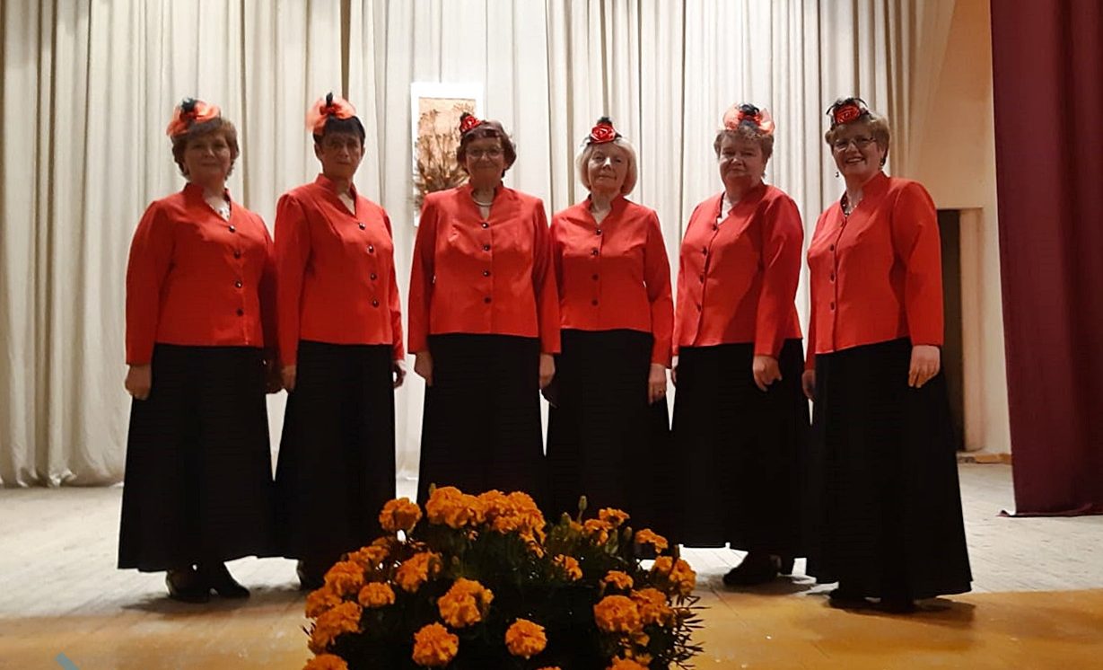 Dvietes pagasta kultūras nama senioru deju kopa „Saulespuķes”