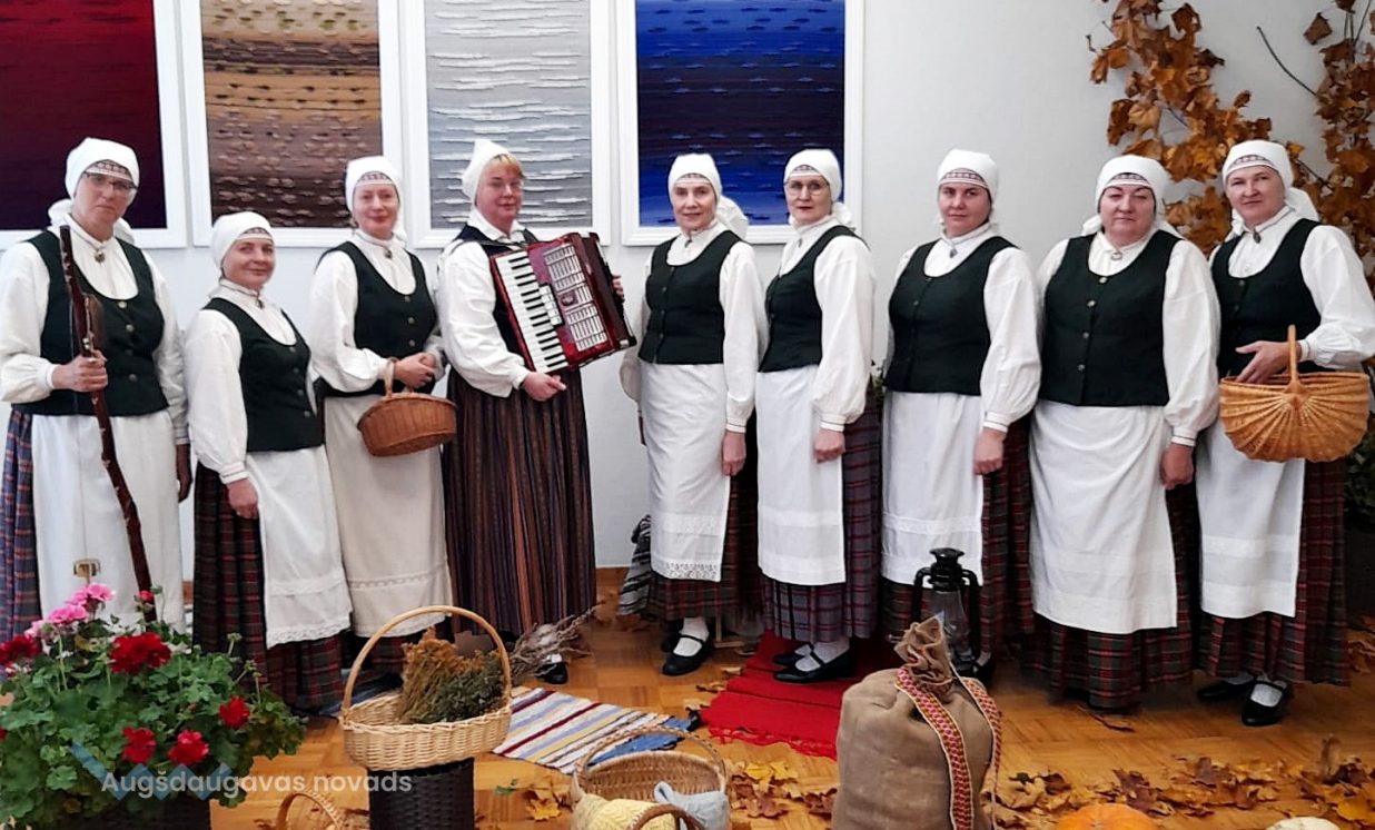 Kalupes pagasta folkloras kopa „Pylna sāta”