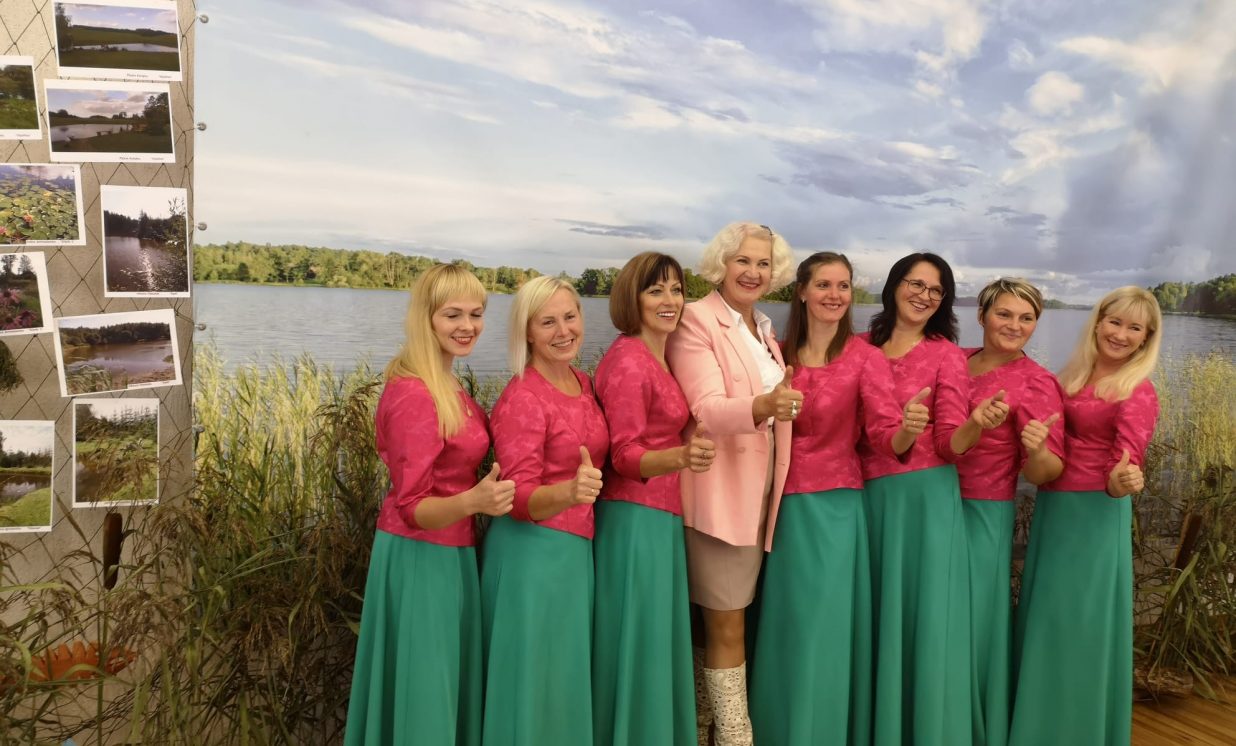 Ilūkstes Kultūras un mākslas centra sieviešu vokālais ansamblis „Lilijas”