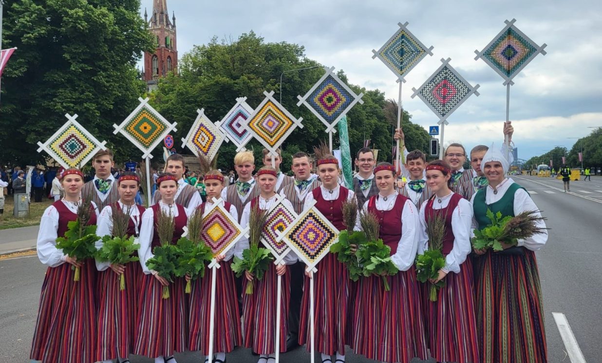 Višķu pagasta jauniešu tautas deju kolektīvs „Druvāni”