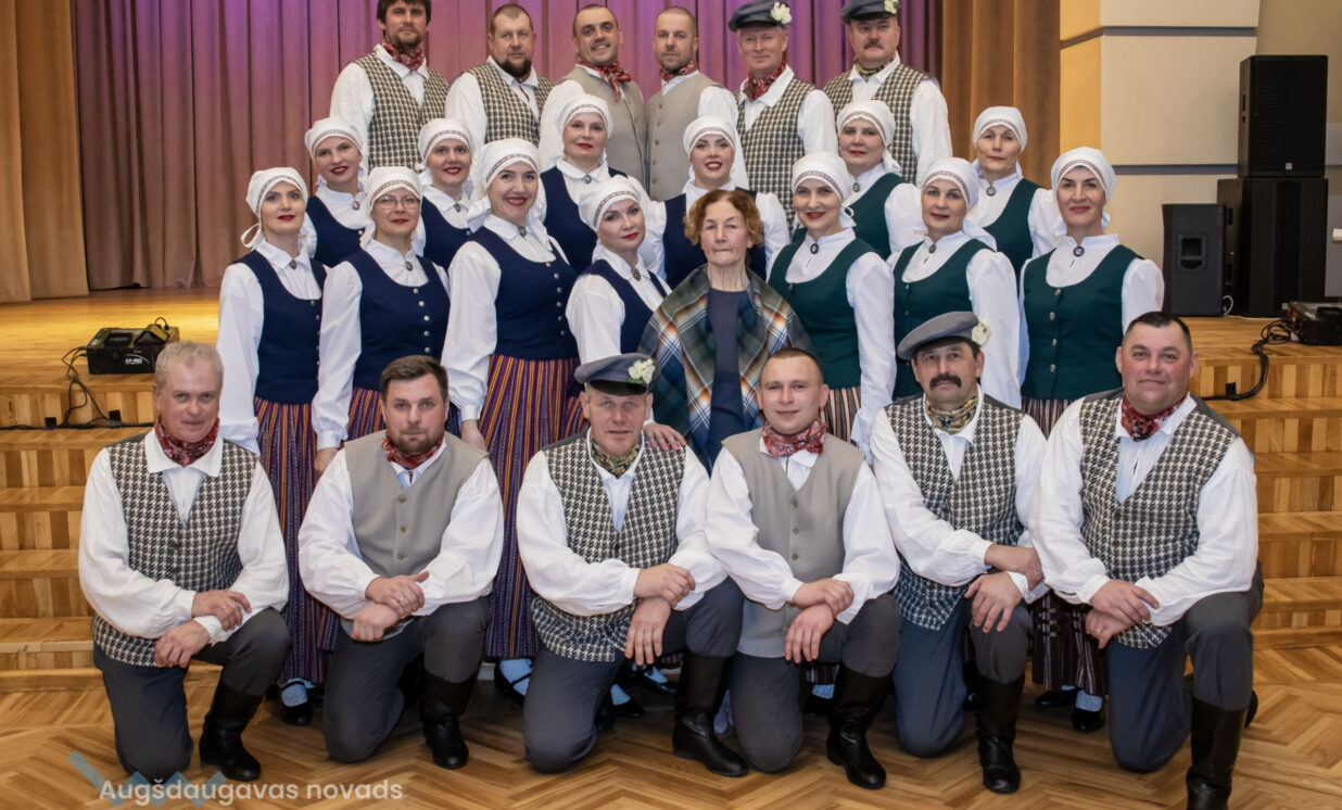 Ilūkstes Kultūras un mākslas centra vidējās paaudzes deju kopa „Pilskalne”