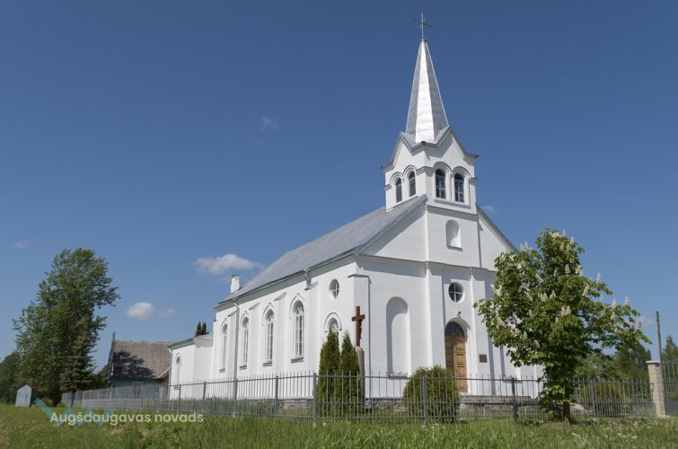 Eglaines Jaunavas Marijas — Baznīcas Mātes Romas katoļu baznīca