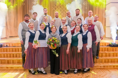 Vidējās paaudzes deju kolektīvs "Ilūkste" 