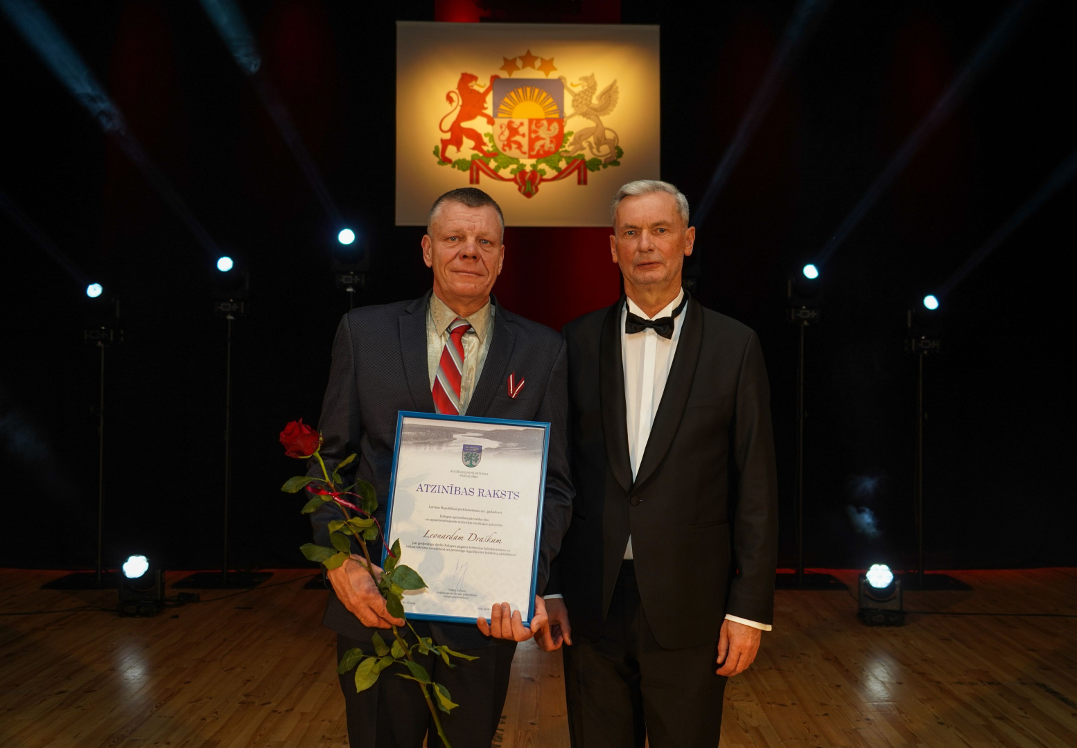 Atzinības rakstu šogad saņēma Kalupes apvienības pārvaldes ēku un apsaimniekojamās teritorijas vecākais pārzinis Leonards Draška