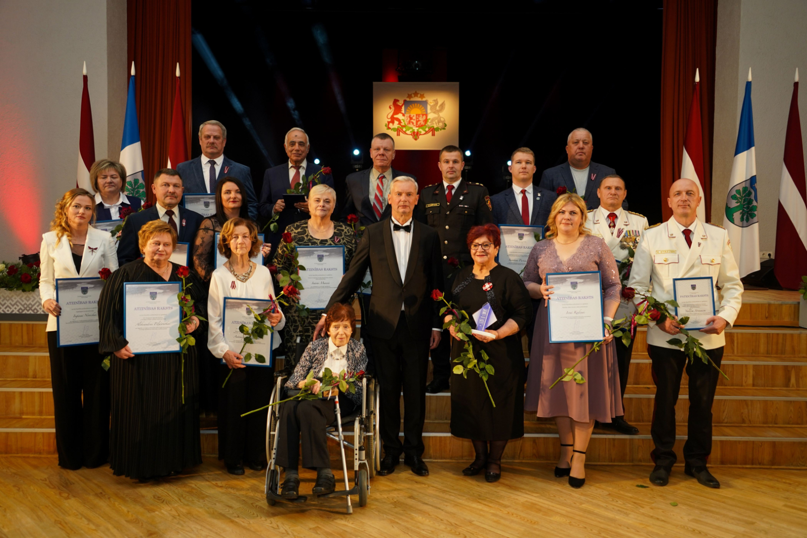Valsts svētkos pašvaldība pasniedza apbalvojumus un pateicās saviem iedzīvotājiem