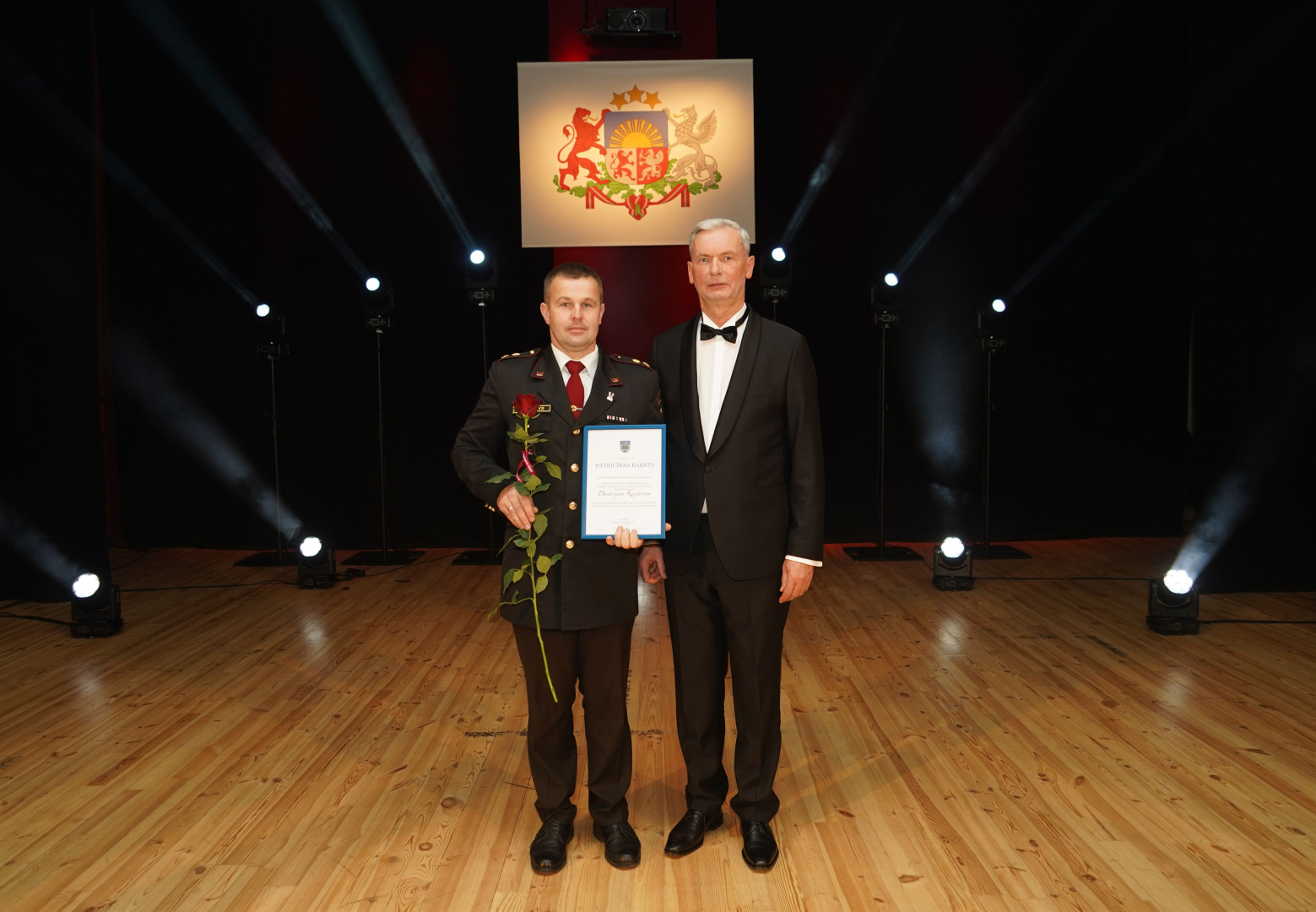 Pateicības raksts tika pasniegts Valsts ugunsdzēsības un glābšanas dienesta Latgales reģiona pārvaldes priekšnieka vietniekam pulkvežleitnantam Dmitrijam Karpovam 