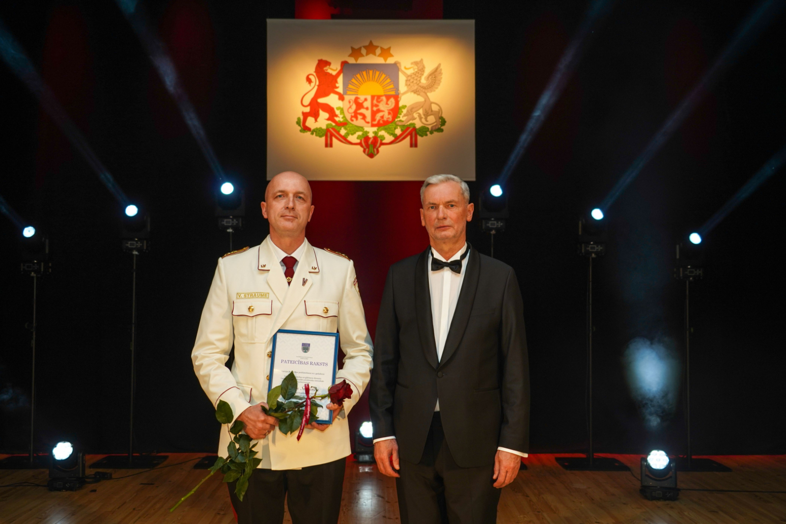 Pateicības raksts tika pasniegts Valsts ugunsdzēsības un glābšanas dienesta Latgales reģiona pārvaldes priekšnieka vietniekam pulkvežleitnantam Valdim Straumem 