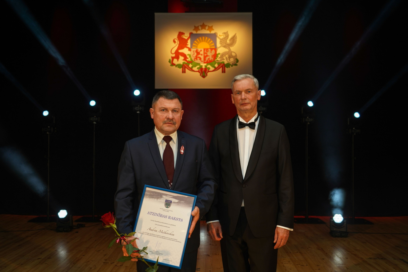 Atzinības rakstu šogad saņēma  Lāču pamatskolas direktors Andris Meškovskis