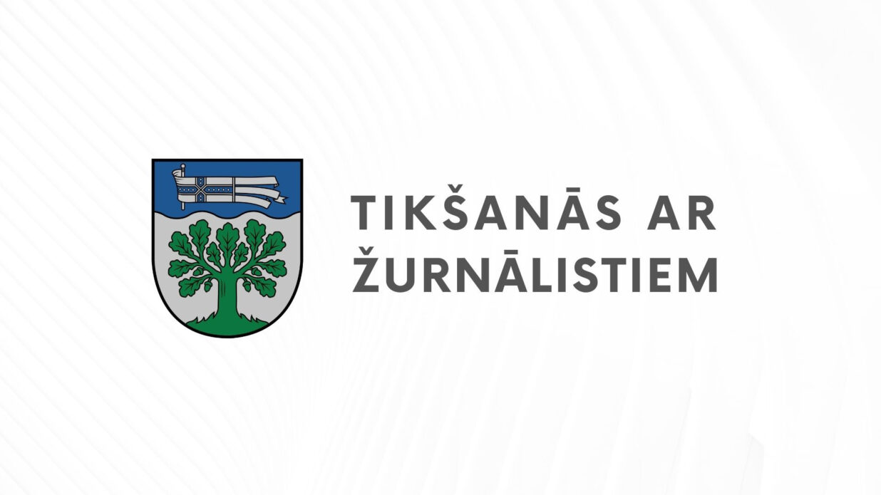 tiksanas ar zurnalistiem